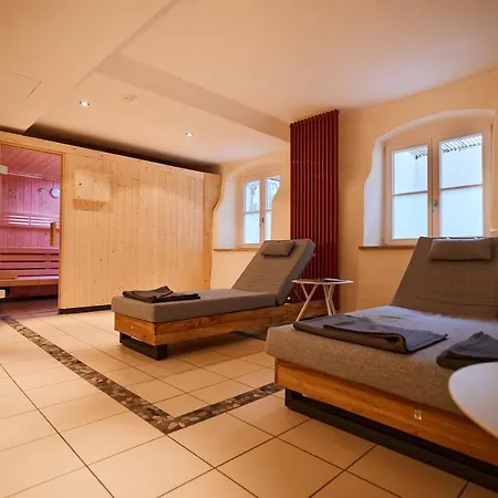 Hotel Ahead Burghotel *