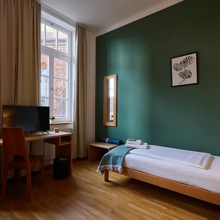 Ahead Burghotel Отель *