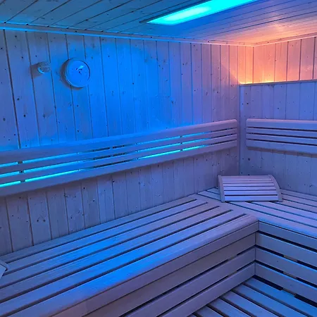 Ahead Burghotel Отель