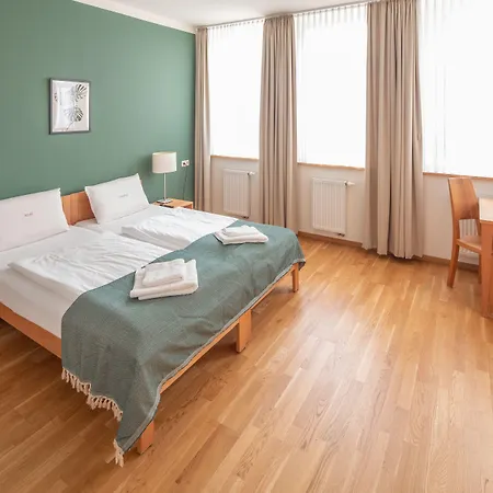 Ahead Burghotel Отель Lenzen