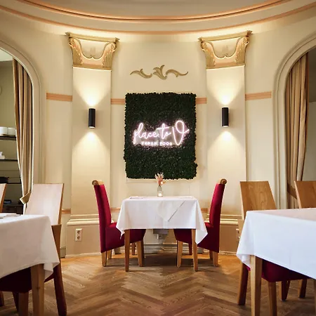 Отель Ahead Burghotel Lenzen