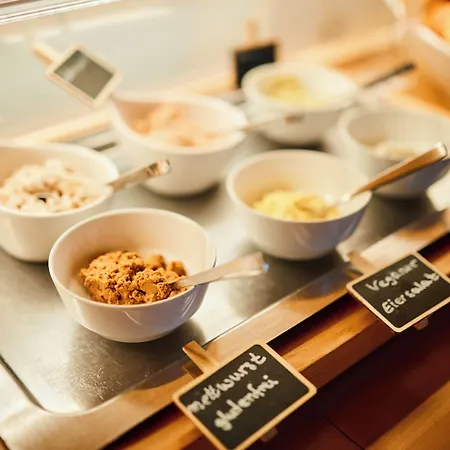 Ahead Burghotel Отель *